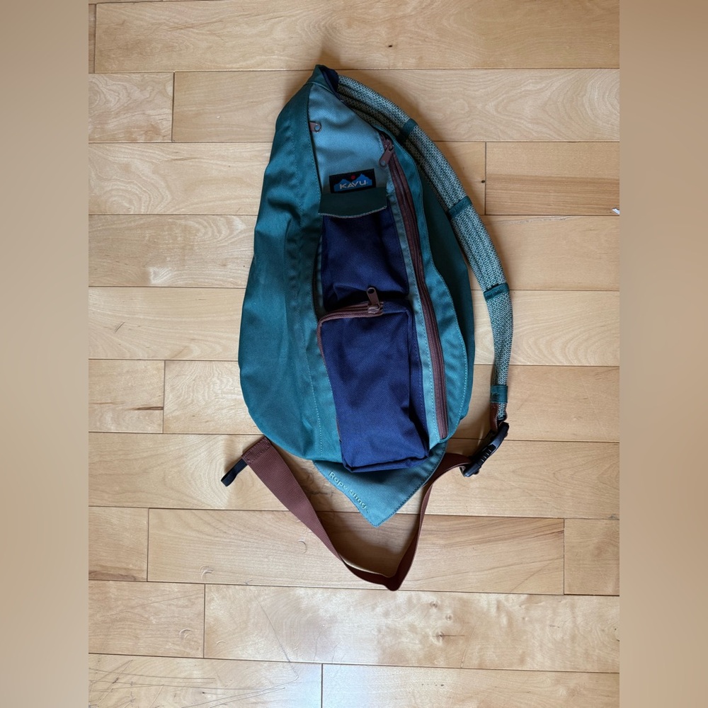 Kavu // rope sling bag